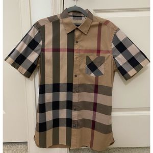 BURBERRY • Short-Sleeve Shirt • Medium